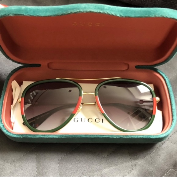 Gucci Accessories - GUCCI GG0062S